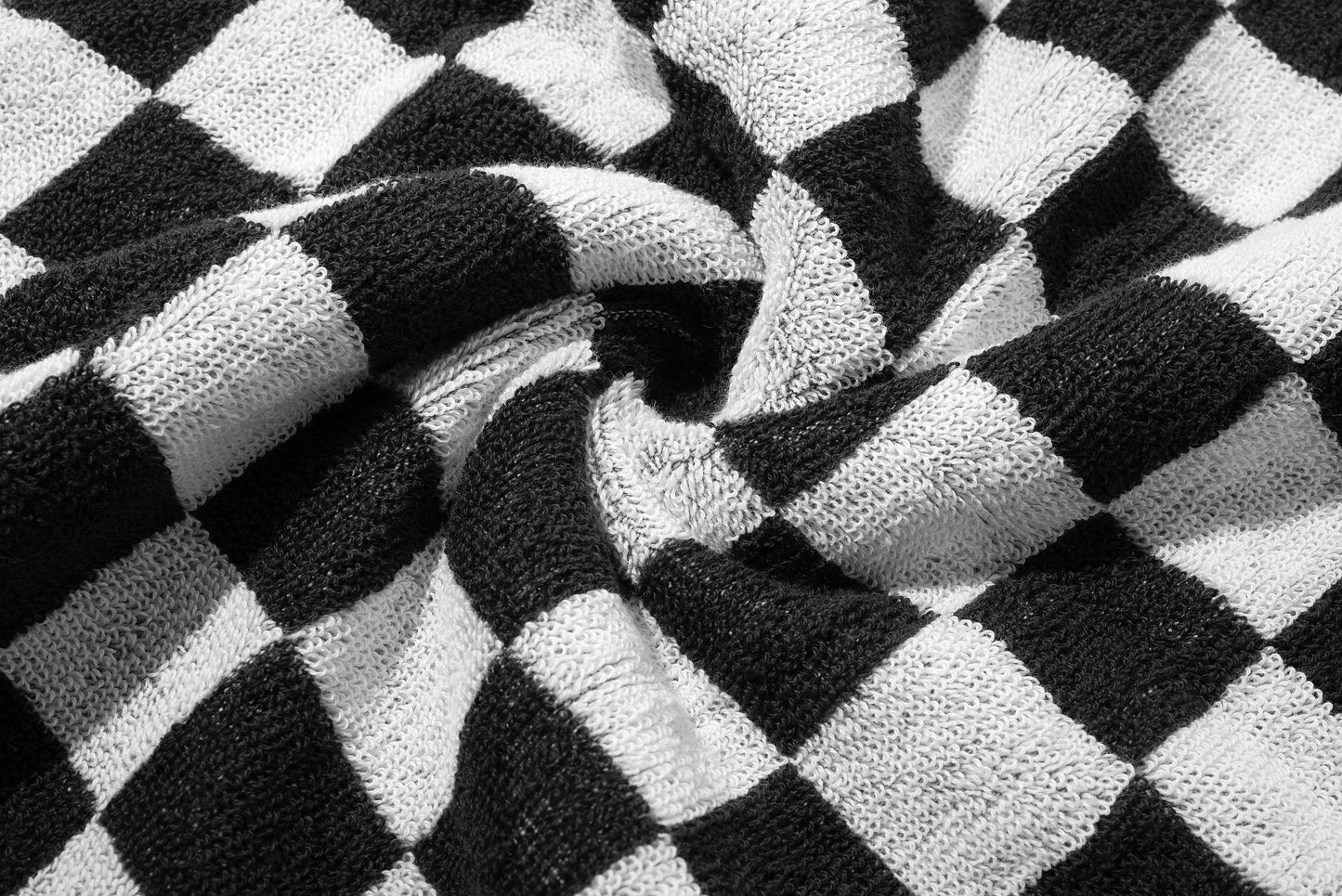 Checkered Bath Towels - 100% Cotton, Super Soft & Absorbent, Fade-Resistant, Cozy, and Perfect for Gifting (2 Towels)